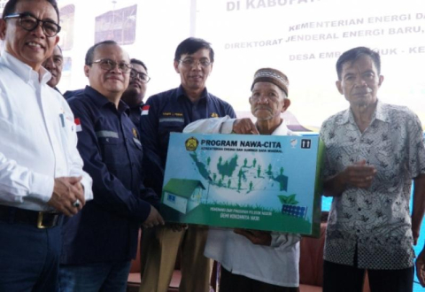 Warga Kepahiang Dapat Bantuan Tenaga Surya dari KESDM