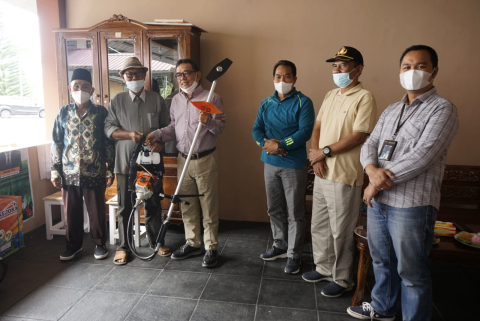 Bupati Serahkan Alsintan Pada Poktan ShareFacebookTwitterWhatsApp