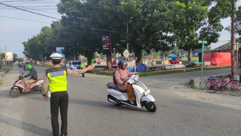 Sat Lantas Polres Kaur Patroli Pantau Arus Lalin Pagi Hari