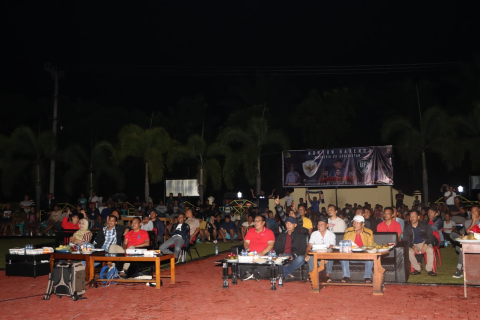 Polres Mukomuko Antusias Bersama Warganya Dukung Timnas Indonesia