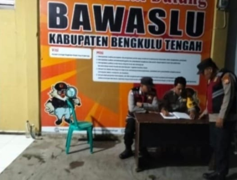 Patroli Rutin Polsek Talang Empat di Kantor Bawaslu dan Gudang Logistik KPU Kabupaten Bengkulu Tengah