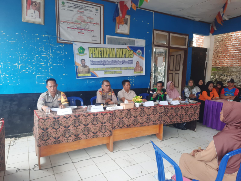 Kapolsek Lebong Tengah Hadiri Musdesus di Desa Semelako Atas