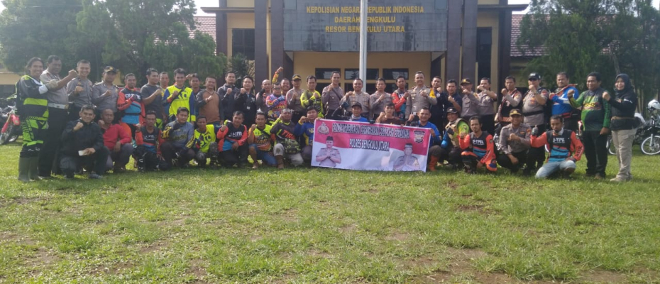 Kapolres Bengkulu Utara AKBP Ariefaldi bersama jajarannya dan para bikers motor trail 
