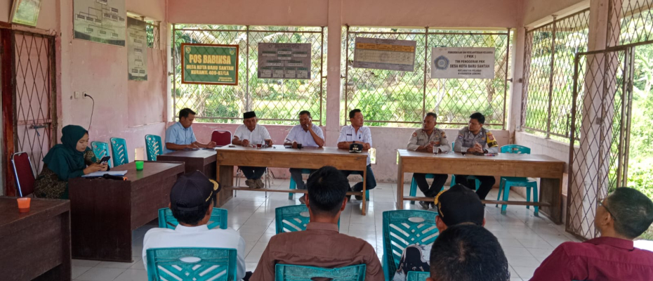 Tingkatkan Koordinasi, Kanit Binmas dan Bhabinkamtibmas Polsek LA Hadiri Sertijab Pjs Kades Kota Baru Santan