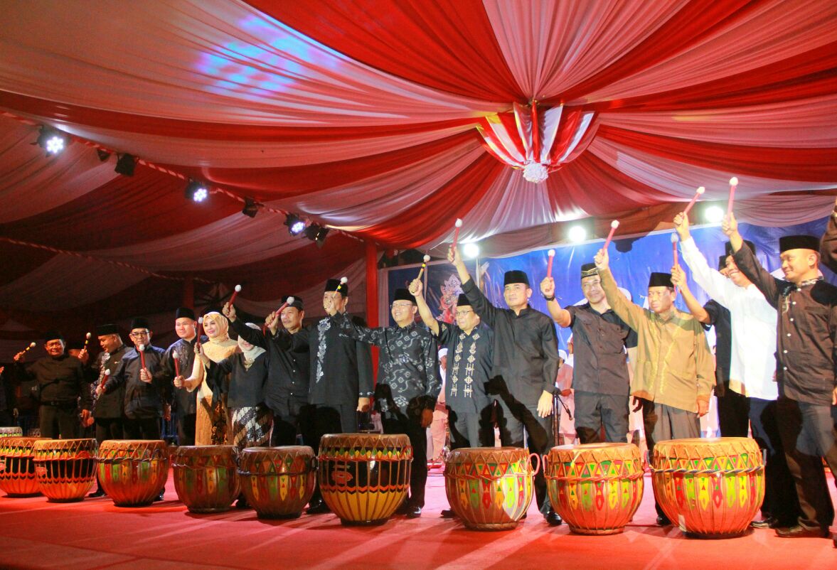 Pemukulan Dol-penanda Festival Tabut 2017 telah resmi ditutup.