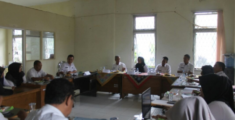 Rapat membahas soal sampah