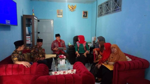 Penjabat Walikota Bengkulu Budiman Ismaun apresiasi seluruh Aparatur Sipil Negara (ASN) yang telah menepati aturan masuk kerja sesuai batas libur. 