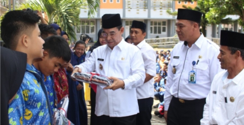 Bupati Rejang Lebong Ahmad Hijazi