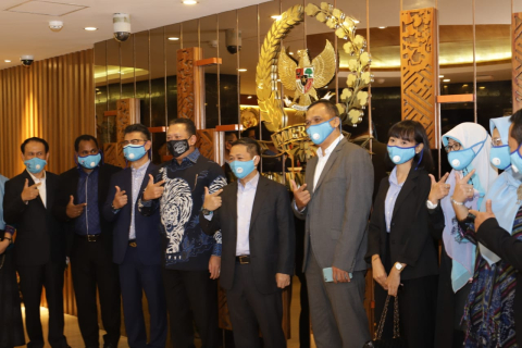 Photo Pimpinan Partai Gelora Bersama Ketua MPR