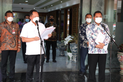 Menteri Dalam Negeri (Mendagri) Muhammad Tito Karnavian, mengumumkan Tim Seleksi Calon Anggota KPU RI dan Bawaslu RI periode 2022-2027