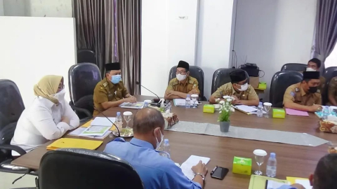 Provinsi (Pemprov) Bengkulu dan Pemerintah Kota (Pemkot) Bengkulu, Pemprov Bengkulu yang diwakili Sekda Provinsi Hamka Sabri lakukan ekspos Pantai Panjang, di Kantor Kejati Bengkulu ShareFacebookTwitterWhatsApp