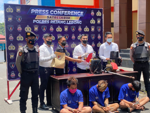 Polres Rejang Lebong (RL) Polda Bengkulu menggelar konferensi pers bersama awak media perihal pengungkapan Kasus yang ditangani ShareFacebookTwitterWhatsApp