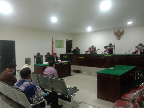 Sidang in absentia dalam perkara pengadaan lahan