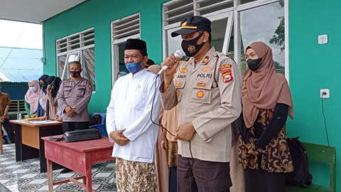Polres Mukomuko Gelar Serbuan Vaksinasi di Pondok Pesantren Raudathul Jannah