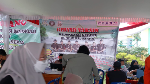 Ikuti Vaksinasi di Kejari Bengkulu Utara, Warga Dapatkan Doorprize Sepeda