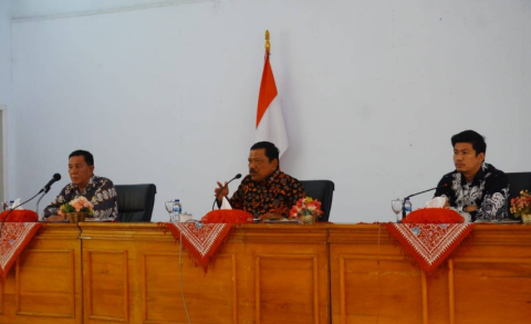 Tingkatkan Kinerja dan Percepatan Anggaran, Bupati Mian Gelar Rapat Bersama OPD