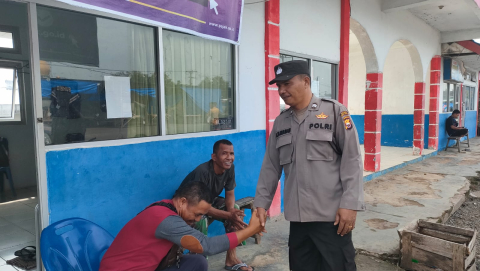 Polisi Sambang Pasar, Tak Lupa Berikan Imbauan Kamtibmas
