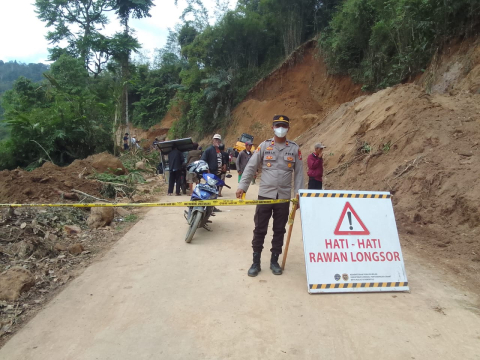 Jalan Penghubung Lebong-Rejang Lebong Putus Total!