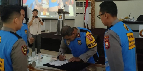 Wakapolda Bengkulu Pimpin Pengambilan Sumpah dan Penandatanganan Pakta Integritas Penerimaan Bakomsus Polri