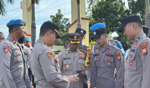 Waka Polres Mukomuko cek Hp personel, perketat pengawasan judi Online