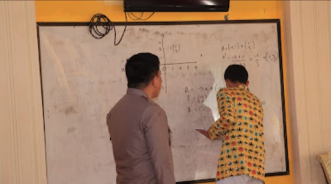 Polisi Gerebek Rumah Masyarakat 