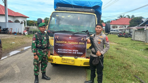 Polres Mukomuko dan Polsek Jajaran Laksanakan Pengamanan Pendistribusian Logistik Pemilu Tahun 2024 di Wilayah Kabupaten Mukomuko