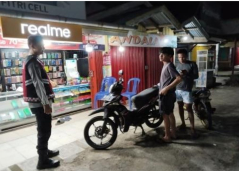 Polsek Seluma Timur Laksanakan Patroli Dialogis di Pasar Sembayat, Himbau Warga Antisipasi Kejahatan 3C dan Hipnotis