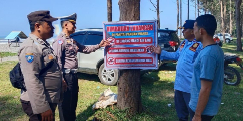 Libur Nataru, Personil Polres Mukomuko Intensifkan Patroli di Kawasan Wisata Pantai Mukomuko