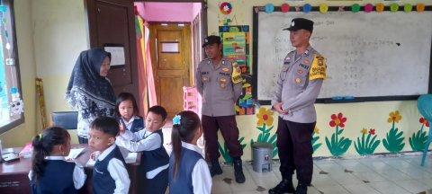 Polsek Maje Gelar Police Go to School di TK Dharma Wanita Desa Tanjung Baru