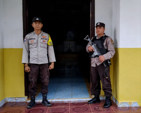 Personel Polsek Padang Ulak Tanding Amankan Ibadah Minggu di Gereja GKII Kasie Kasubun