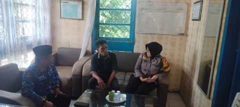 Bhabinkamtibmas Polsek Kampung Melayu Lakukan Kegiatan Sambang Dialogis