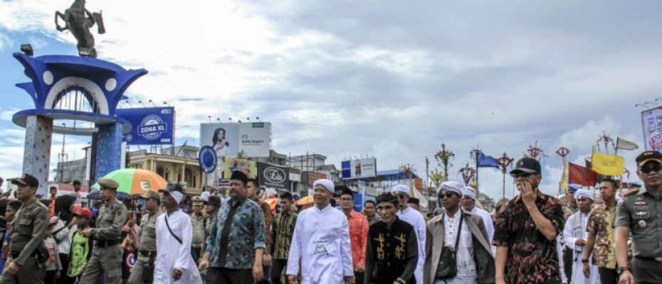 Plt Gubernur bersama KKT dan Arak arakan Tabut Tebuang