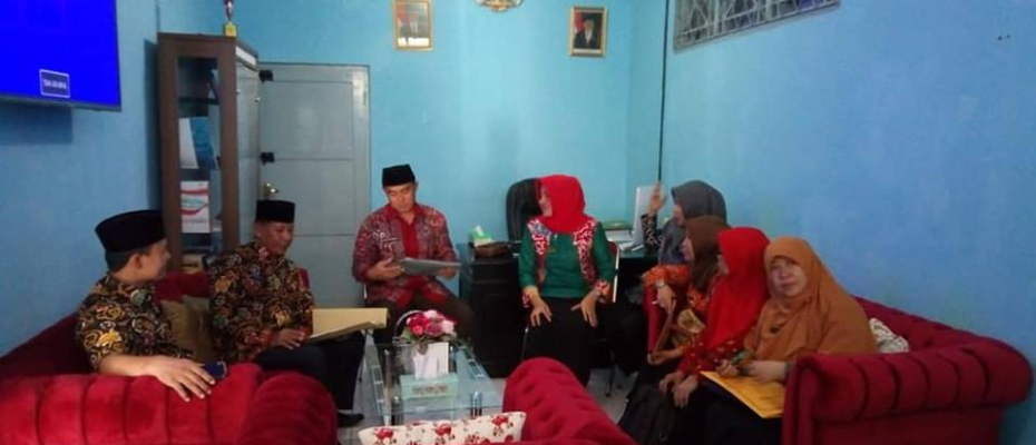 Penjabat Walikota Bengkulu Budiman Ismaun apresiasi seluruh Aparatur Sipil Negara (ASN) yang telah menepati aturan masuk kerja sesuai batas libur. 