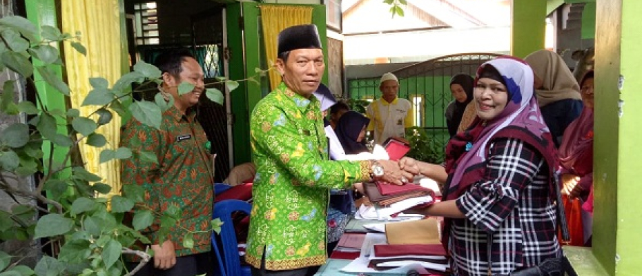 Pembagian Dasar Pakaian Sekolah