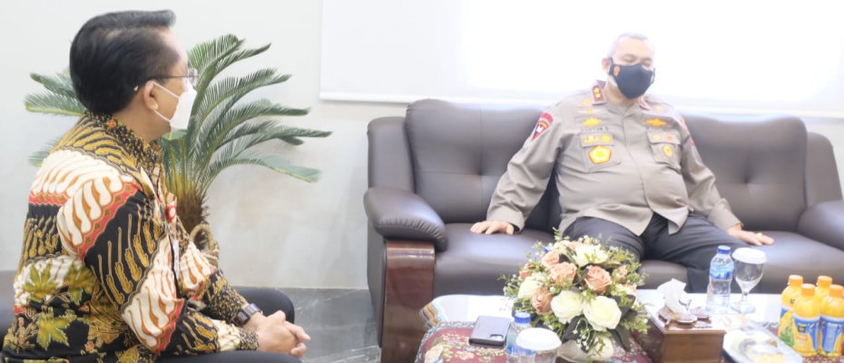 Hukum