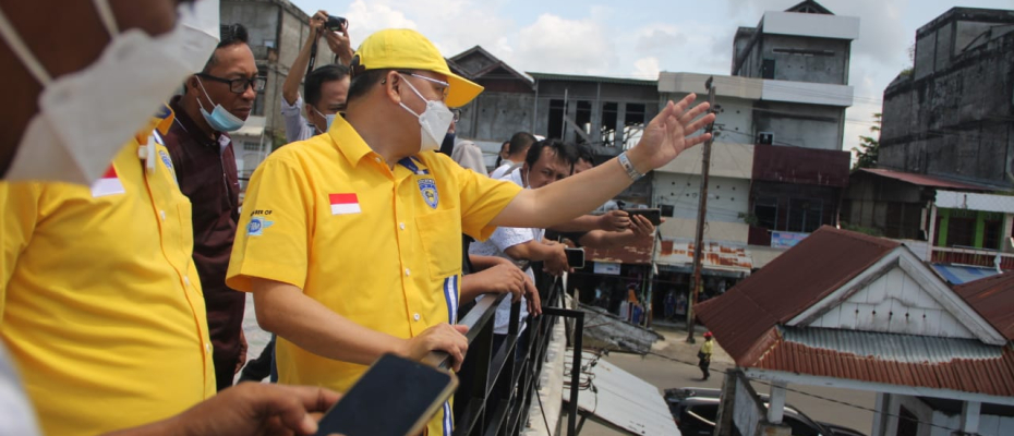 Gubernur Bengkulu Rohidin Mersyah meninjau Progres Pembangunan Proyek Berendau Kutau Manna bersama Team Leader Program KOTAKU dan Wabup Bengkulu Selatan