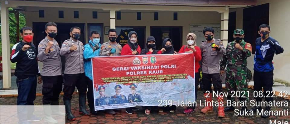polres Kaur saat membuka gerai Vaksin 