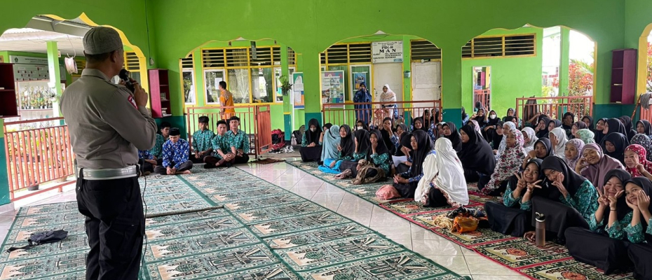 Edukasi Pelajar Tertib Berlalulintas, Polres Mukomuko Sambangi MAN 02 Mukomuko