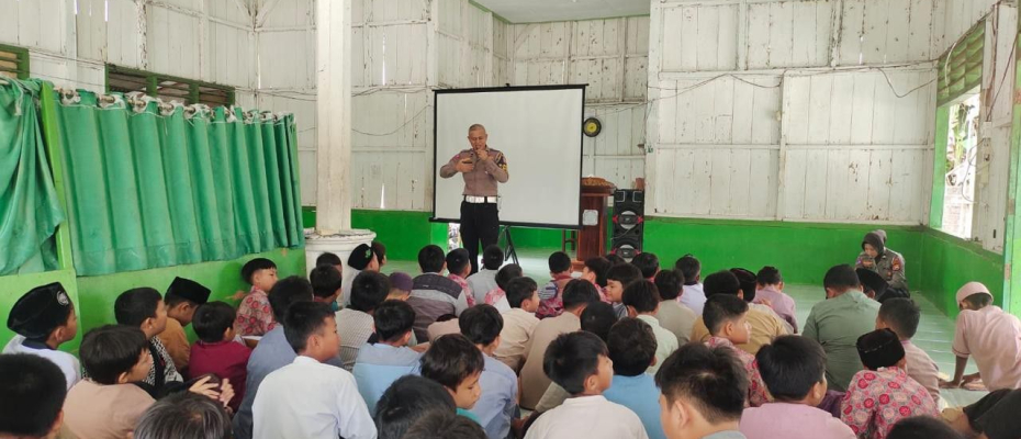 Satlantas Polres Mukomuko Berikan Edukasi Lalu Lintas kepada Anak Sekolah Dasar
