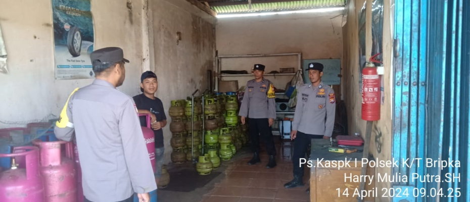 Piket Yanmas Polsek Kaur Tengah Patroli Dialogis dan Pengawasan Kamtibmas di Wilkum
