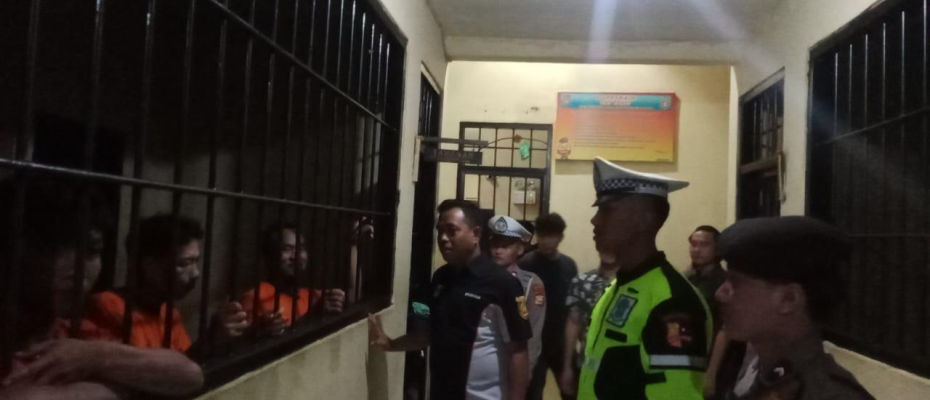 Piket Pawas dan Piket Jaga Serta piket Fungsi Cek Ruang Tahanan Polres Kaur