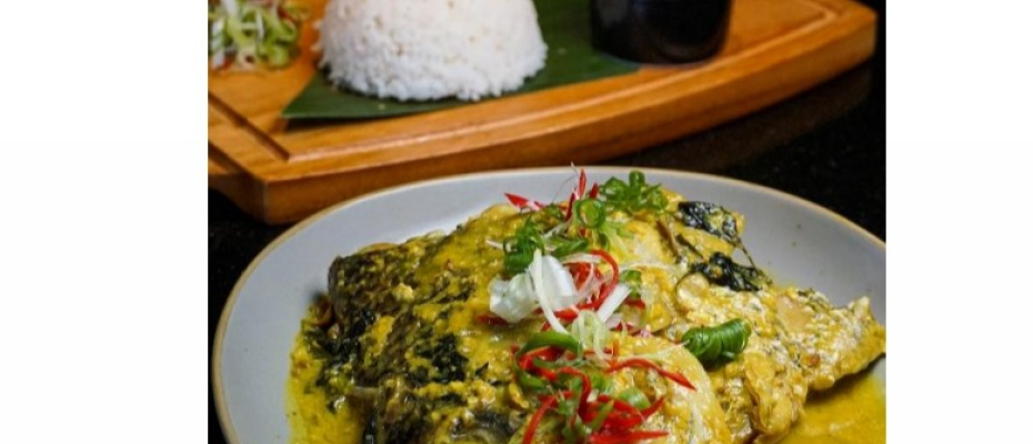 Palm Restaurant Mercure Bengkulu Memperkenalkan Gulai Kepala Ikan Kakap yang Menggoda Selera