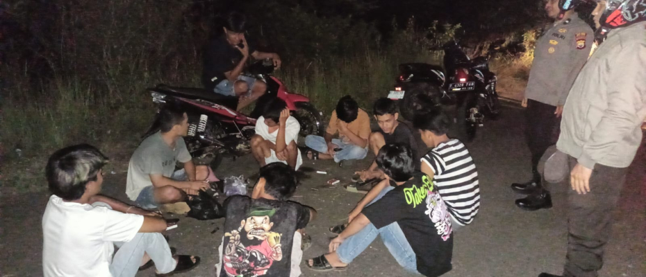 Personel Polsek Seluma Timur  Patroli dan Pengecekan Terkait Adanya Informasi Tawuran di Wilkum