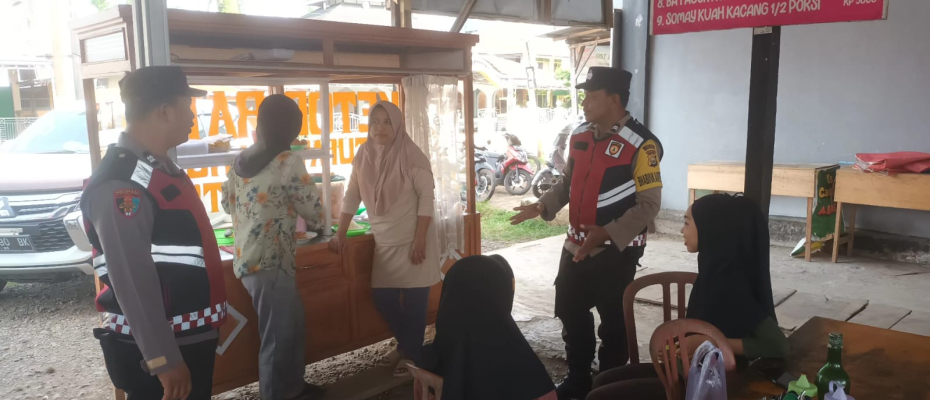 Tampung Aspirasi dan Informasi dari Warga, Polsek Seluma Timur Gelar Kegiatan Jumat Curhat di Kelurahan Pasar Tais
