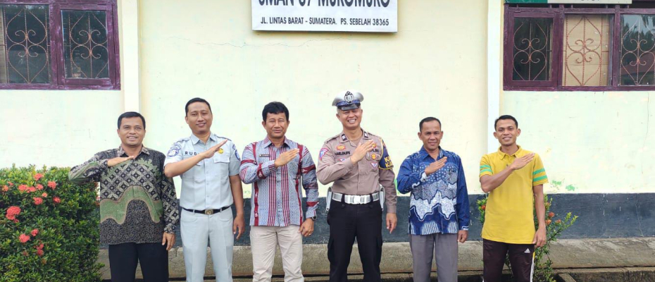 Jasa Raharja Bengkulu Melakukan Sosialisasi Pengajar Peduli Keselamatan Lalu Lintas di SMAN 07 Mukomuko