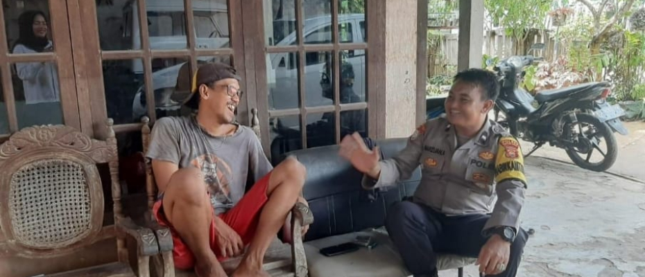 Giat Sambang Kamtibmas dan Door to Door System oleh Bhabinkamtibmas Polsek Talang Empat