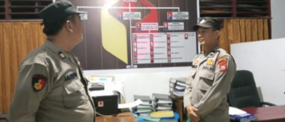Cooling Sistem: Satgas OMP Polres Bengkulu Utara Laksanakan Patroli Rutin dan Pengamanan Kantor KPUD Serta Gudang Logistik Jelang Pilkada 2024