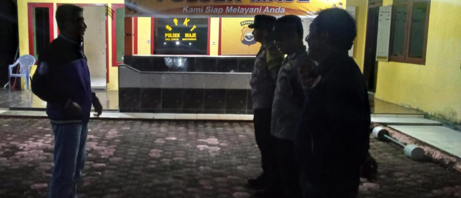 Polsek Maje Gelar Apel Malam Piket Yanmas untuk Tingkatkan Kesiapsiagaan