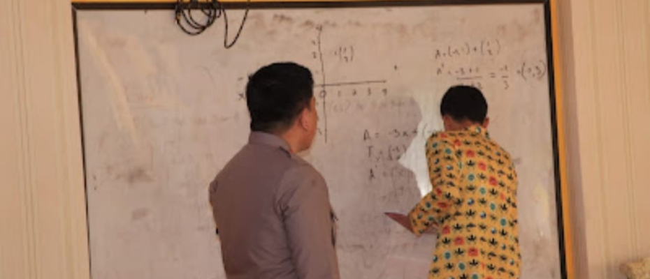 Polisi Gerebek Rumah Masyarakat 