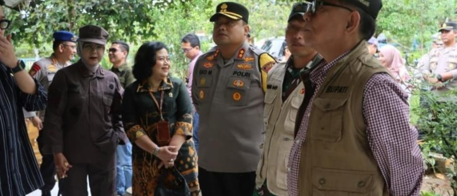 Kapolres Kepahiang Bersama Forkopimda Kab Kepahiang Tinjau Pelaksanaan Pilkada 2024 Tahap Pungut dan Hitung suara 